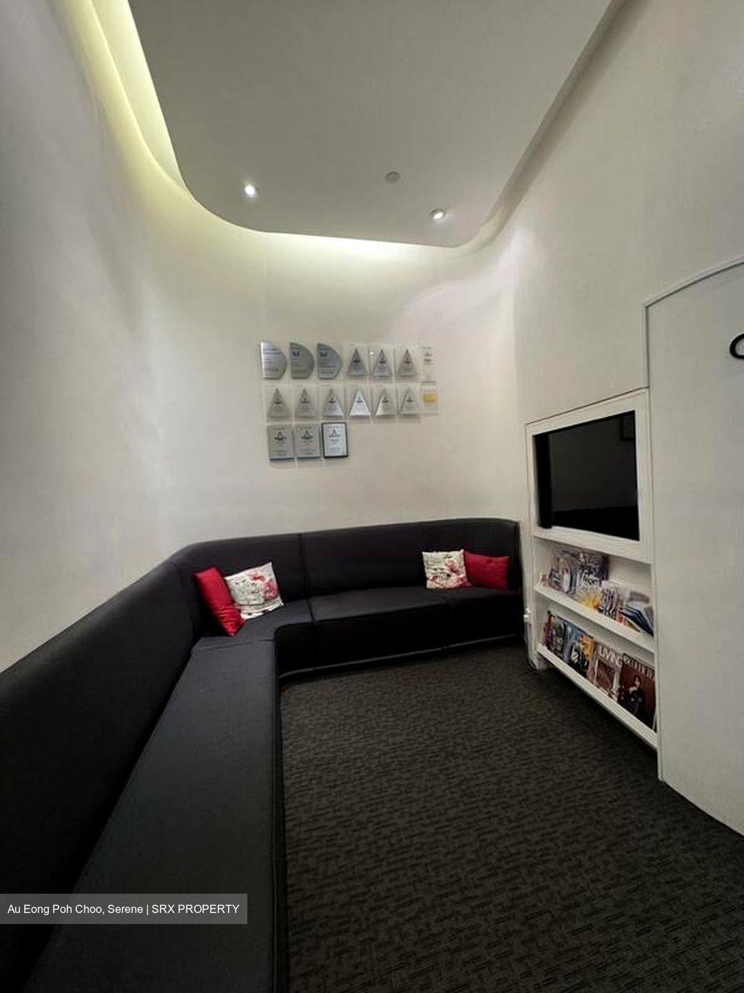 Camden Centre (D10), Retail #497412191